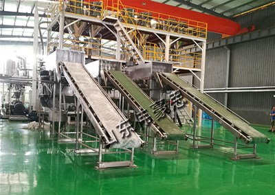 活性炭自動破包機(jī) 自動拆包機(jī)現(xiàn)場演示