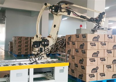 箱料智能碼垛機械手有哪些優(yōu)越性能獲得市場的認(rèn)可呢？