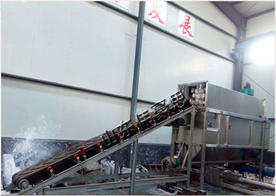 膩?zhàn)臃圩詣?dòng)拆包機(jī)無塵環(huán)保、不浪費(fèi)物料