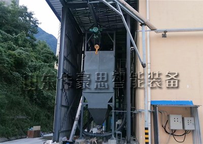 活性炭噸袋自動(dòng)拆包機(jī)的使用好處有哪些？
