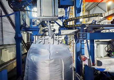 片堿全自動噸包秤廠家，全自動噸袋包裝機(jī)現(xiàn)場